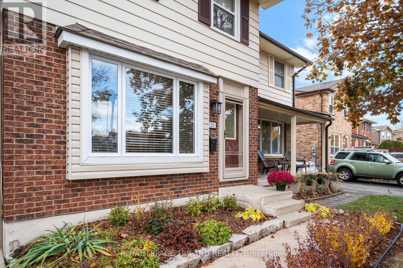 128 Garland Lane, London East, Ontario  N5V 3K8 - Photo 3 - X12517748