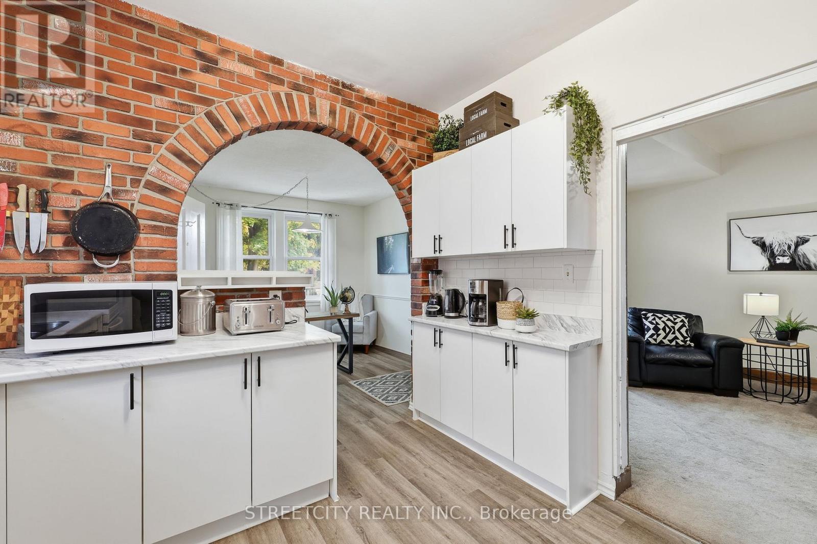 8 Bellevue Avenue, London South, Ontario  N6C 4A5 - Photo 17 - X12517948