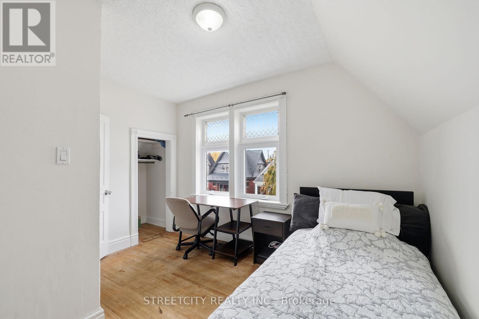 8 Bellevue Avenue, London South, Ontario  N6C 4A5 - Photo 22 - X12517948