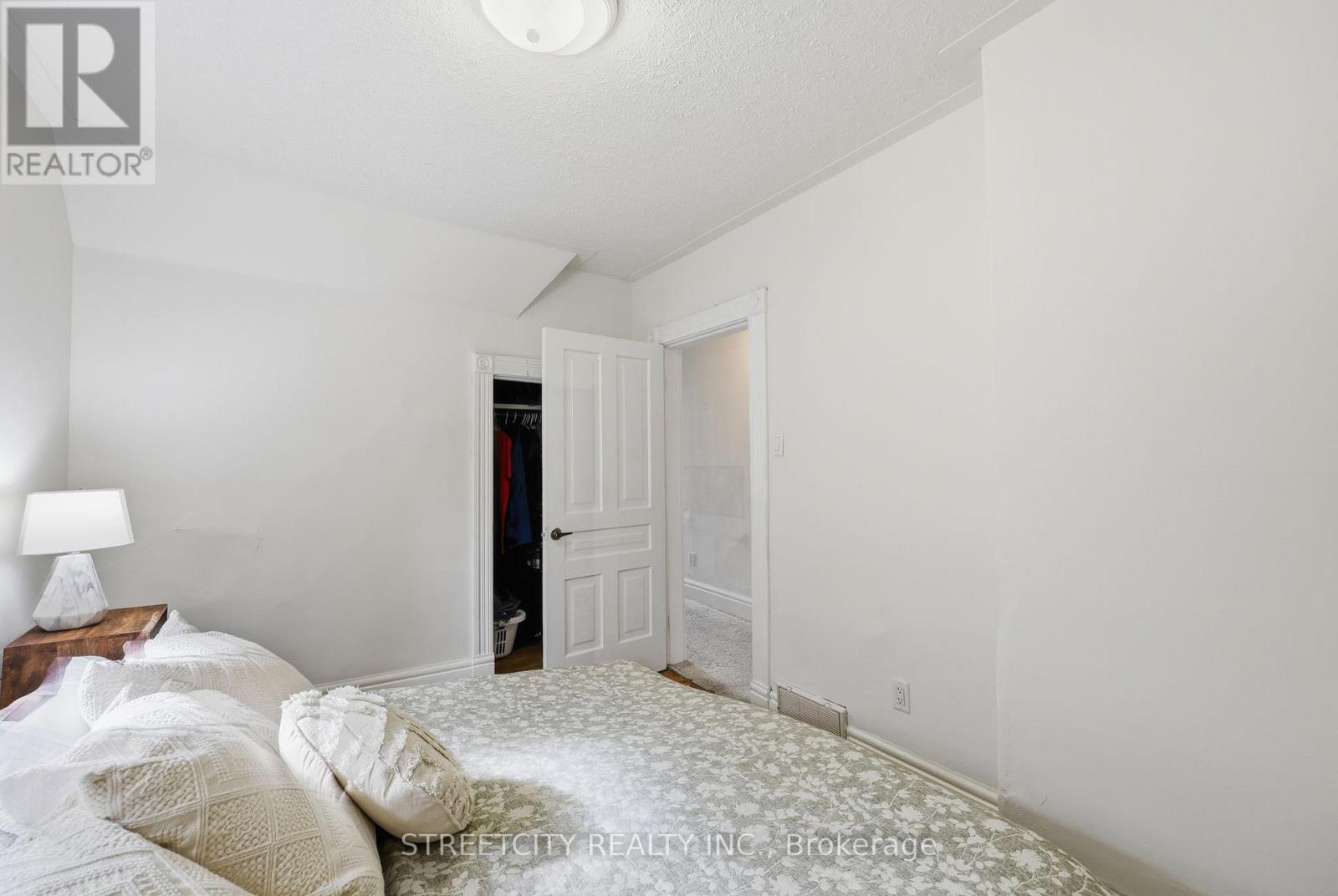 8 Bellevue Avenue, London South, Ontario  N6C 4A5 - Photo 23 - X12517948