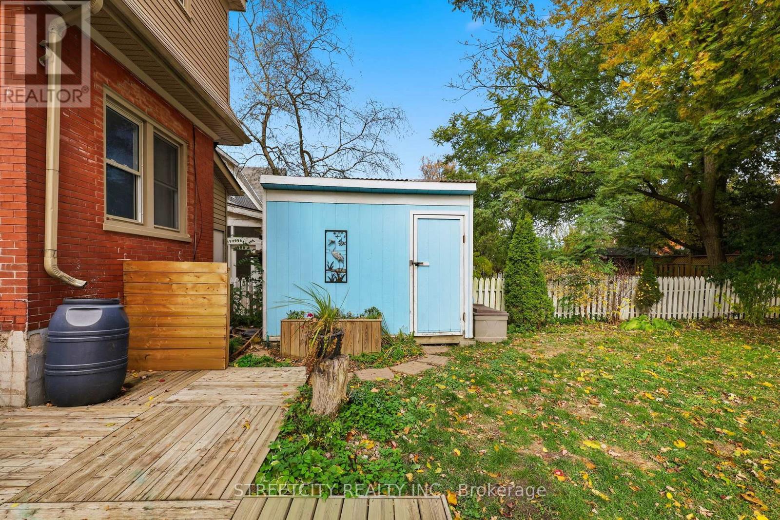 8 Bellevue Avenue, London South, Ontario  N6C 4A5 - Photo 28 - X12517948