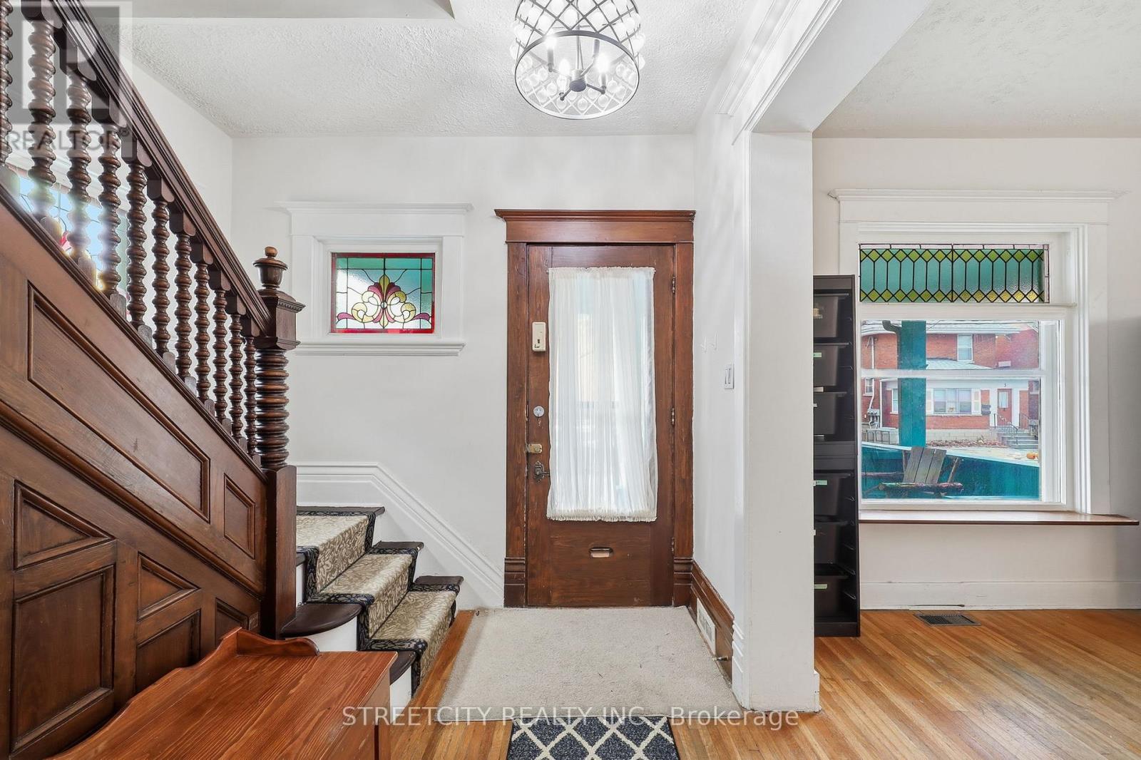 8 Bellevue Avenue, London South, Ontario  N6C 4A5 - Photo 5 - X12517948