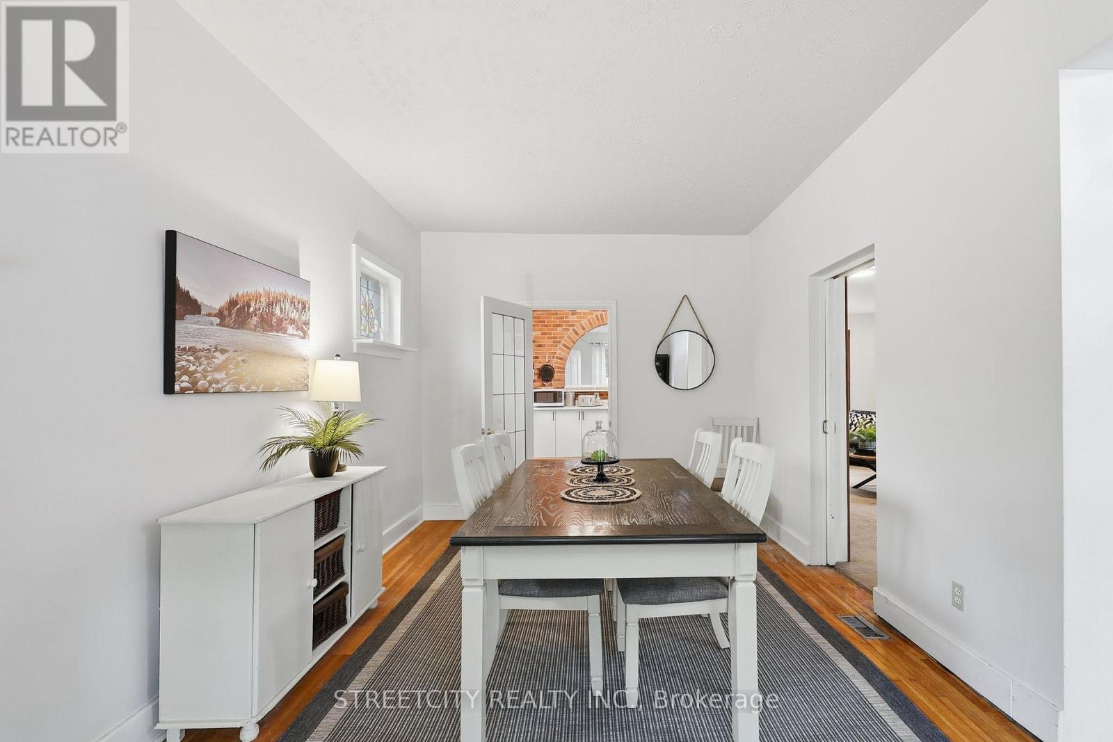 8 Bellevue Avenue, London South, Ontario  N6C 4A5 - Photo 7 - X12517948