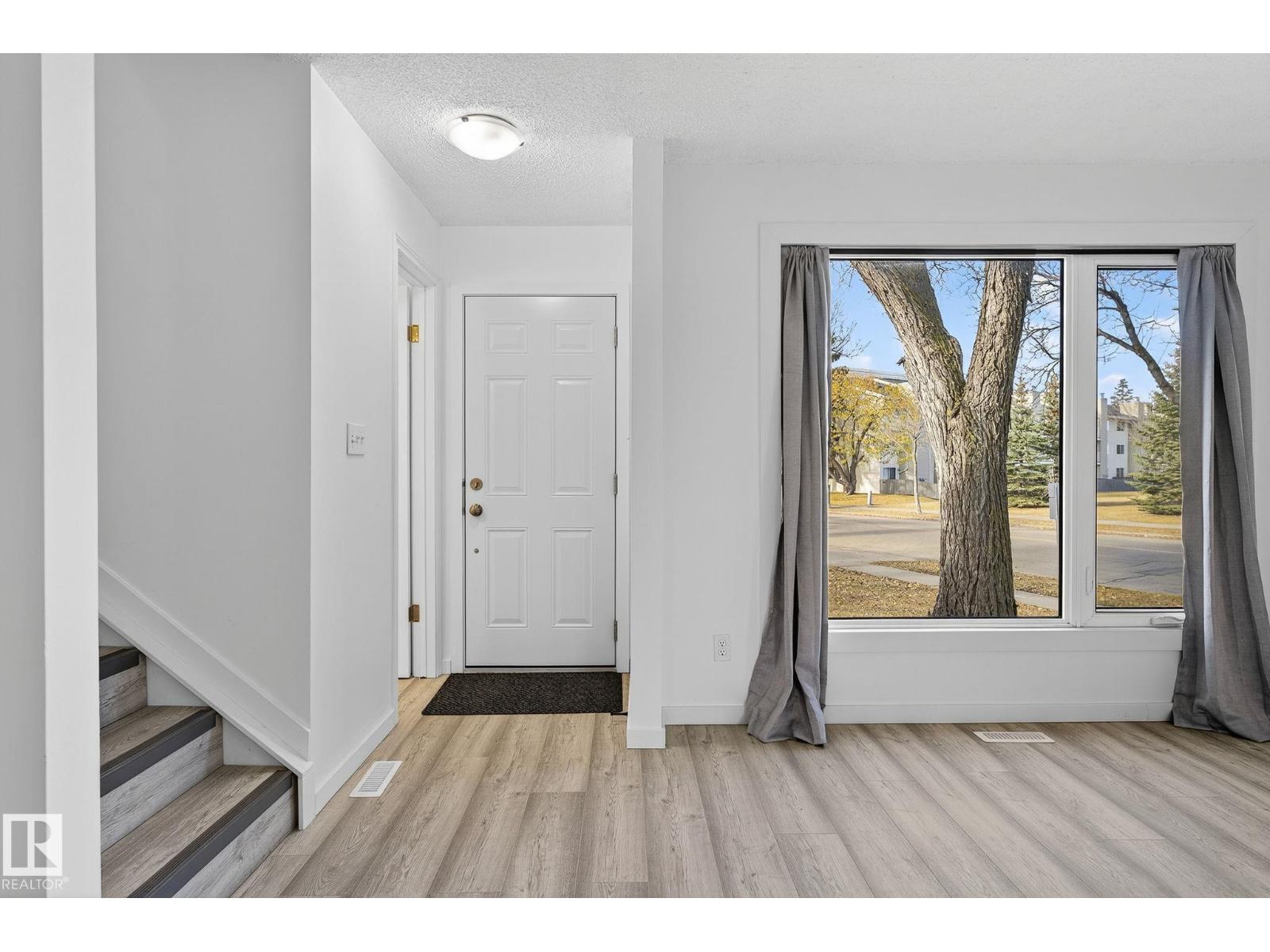 12003 162 Av Nw, Edmonton, Alberta  T5X 3R1 - Photo 4 - E4464924