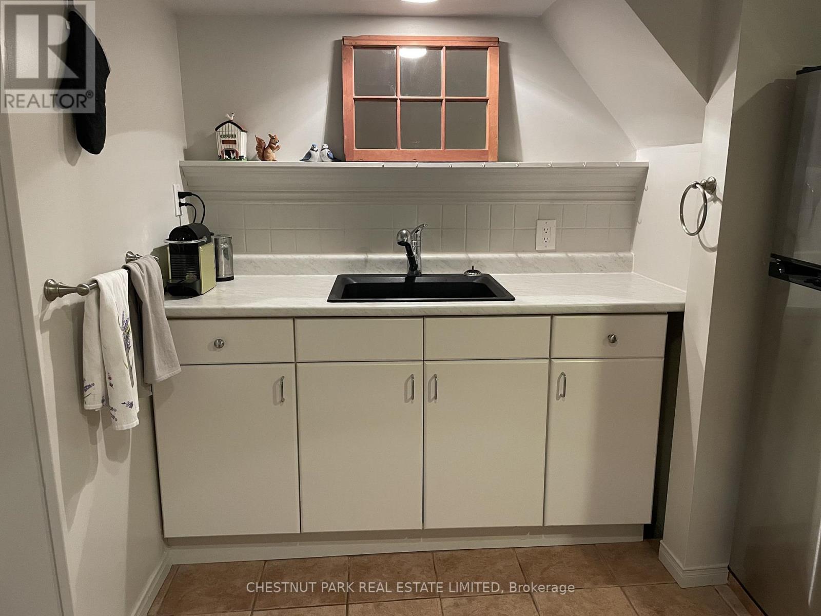 Lower - 91 Coady Avenue, Toronto, Ontario  M4M 2Y9 - Photo 8 - E12517606