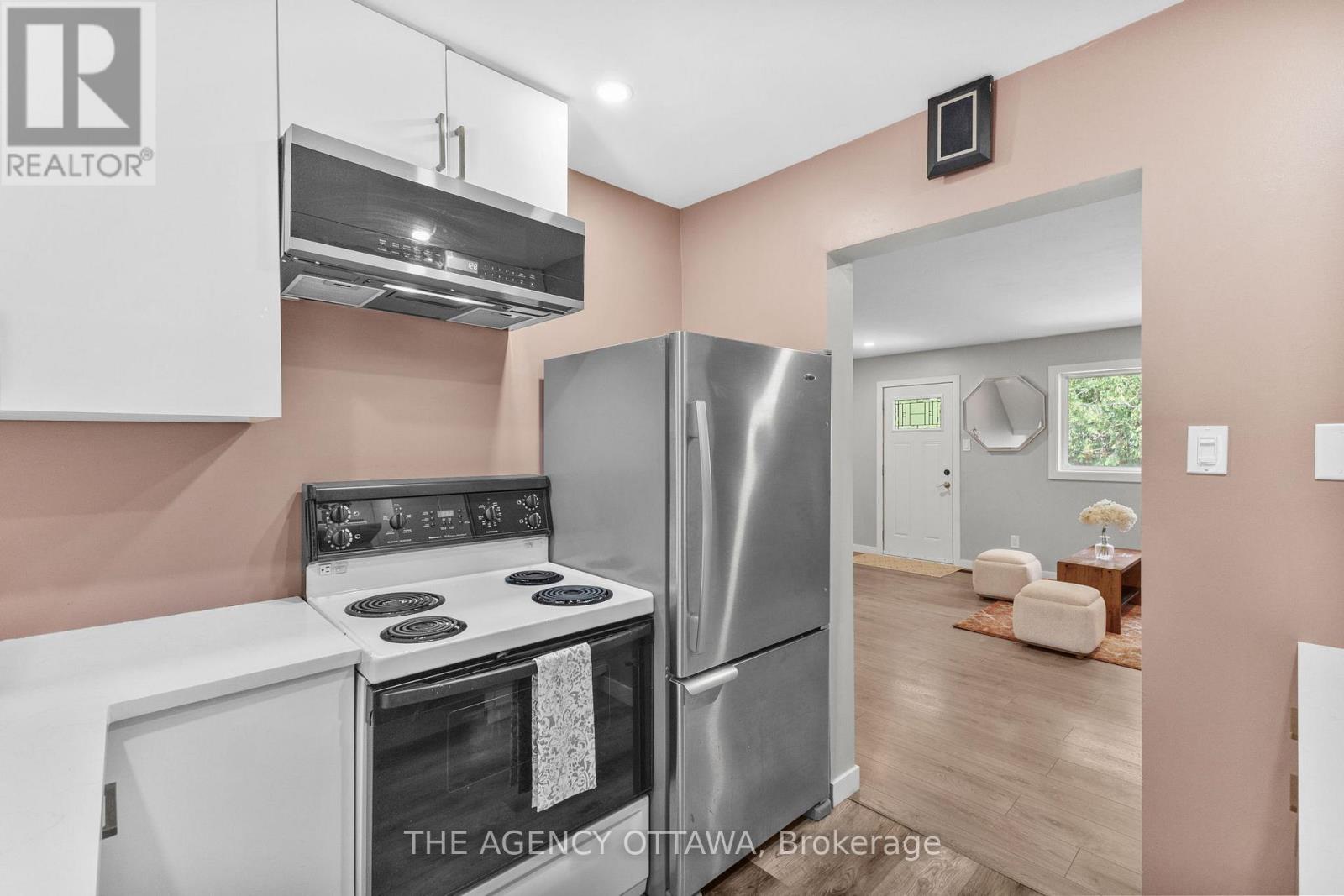 602 Seyton Drive, Ottawa, Ontario  K2H 7X5 - Photo 10 - X12517714