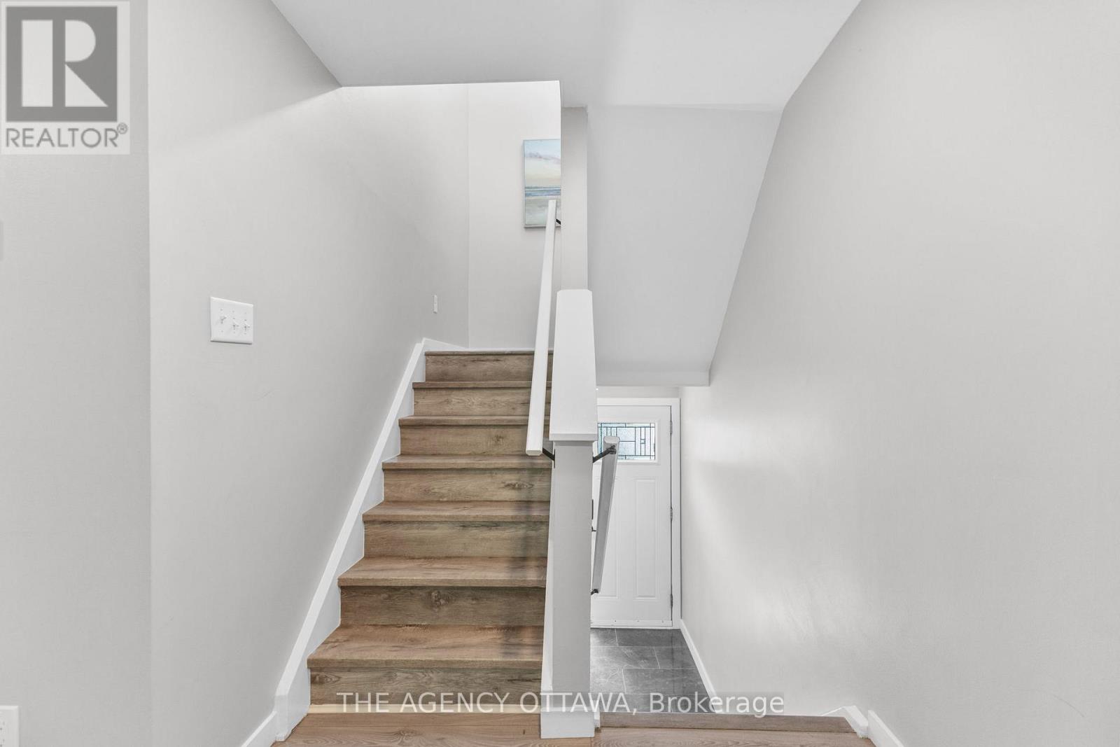 602 Seyton Drive, Ottawa, Ontario  K2H 7X5 - Photo 14 - X12517714