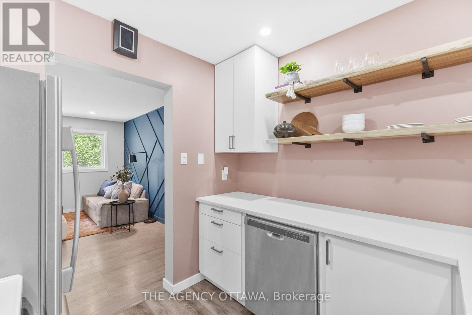 602 Seyton Drive, Ottawa, Ontario  K2H 7X5 - Photo 9 - X12517714