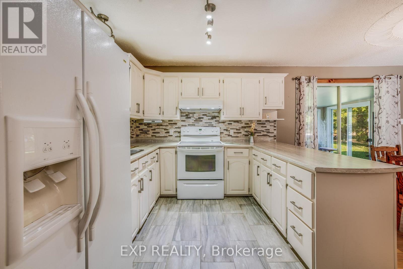 384 Route 200 Road, Casselman, Ontario K0A 1M0 - Photo 12 - X12517756