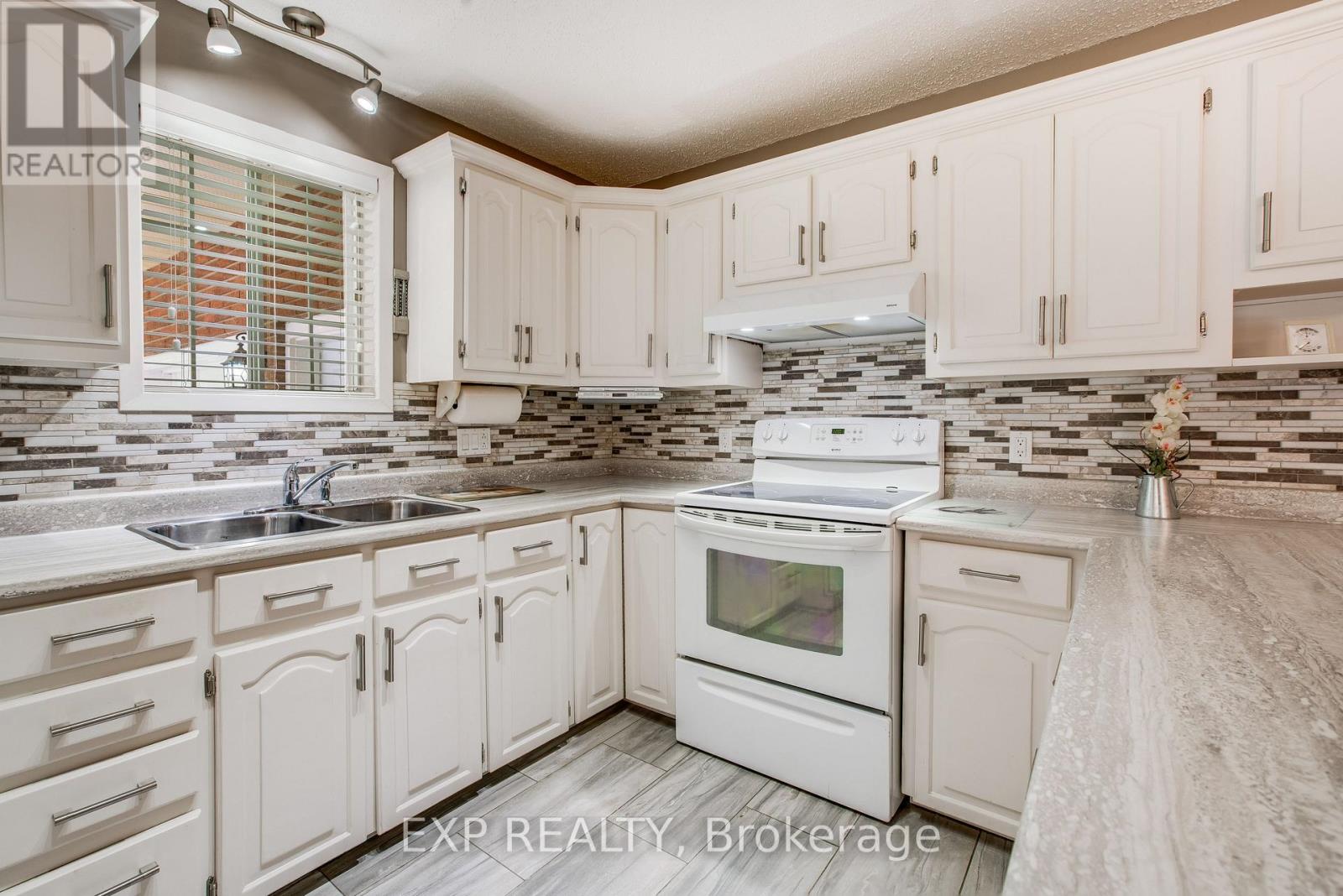 384 Route 200 Road, Casselman, Ontario K0A 1M0 - Photo 14 - X12517756