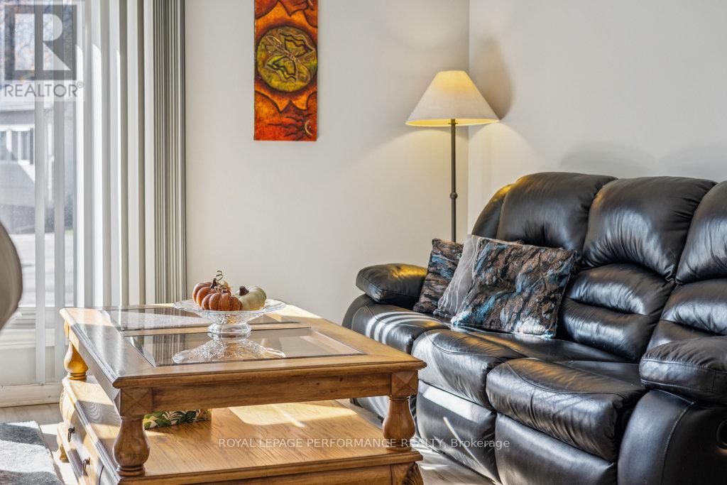 1033 Vista Barrett Private, Ottawa, Ontario  K4P 1C8 - Photo 13 - X12517796