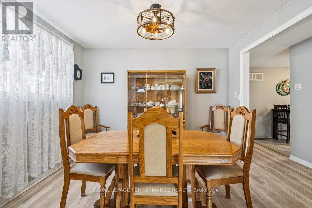 1033 Vista Barrett Private, Ottawa, Ontario  K4P 1C8 - Photo 16 - X12517796