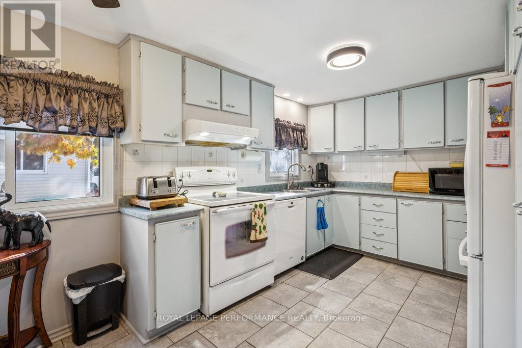 1033 Vista Barrett Private, Ottawa, Ontario  K4P 1C8 - Photo 19 - X12517796