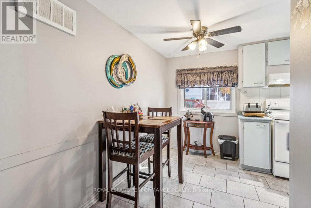 1033 Vista Barrett Private, Ottawa, Ontario  K4P 1C8 - Photo 23 - X12517796