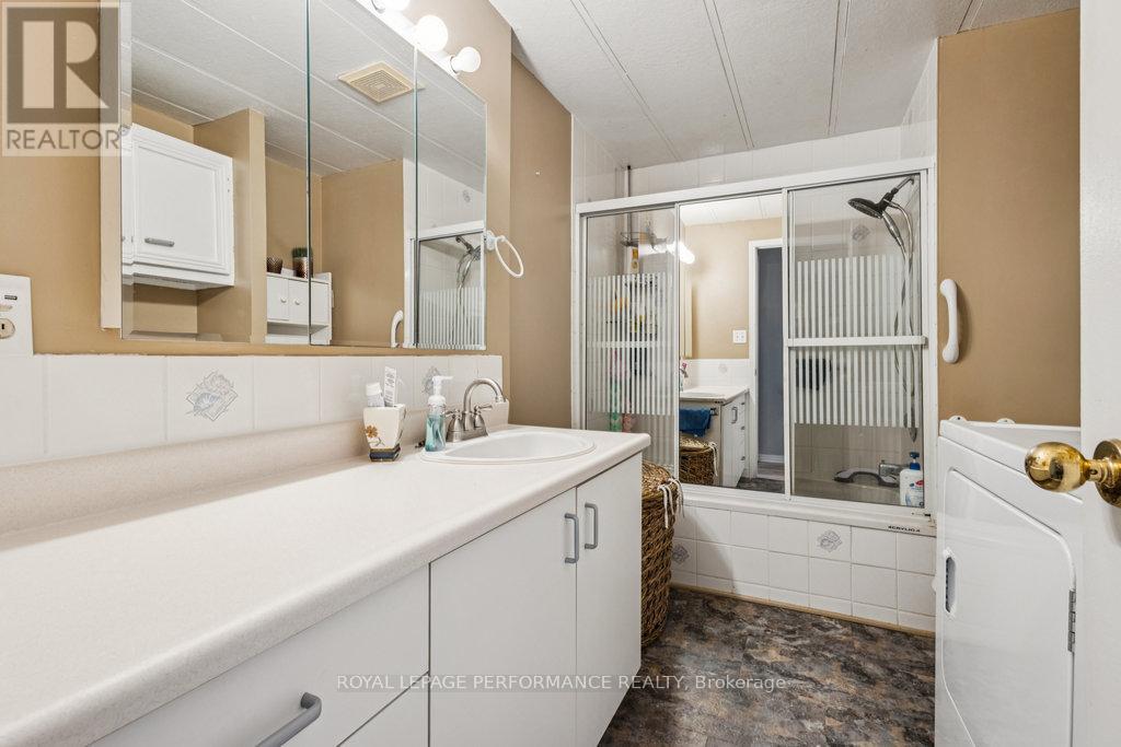 1033 Vista Barrett Private, Ottawa, Ontario  K4P 1C8 - Photo 32 - X12517796