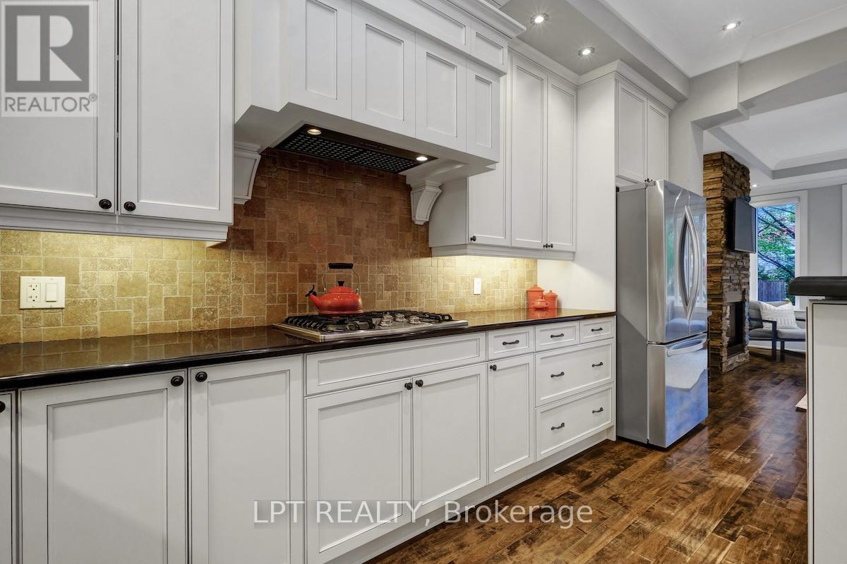 313 Clifton Road, Ottawa, Ontario  K1Z 5V1 - Photo 18 - X12517802