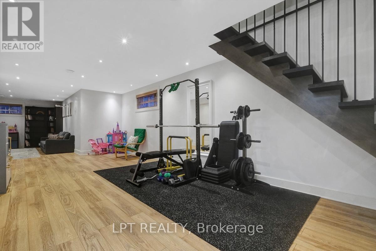 313 Clifton Road, Ottawa, Ontario  K1Z 5V1 - Photo 37 - X12517802