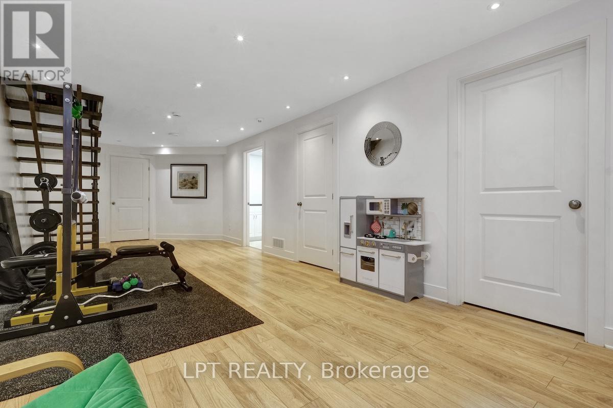 313 Clifton Road, Ottawa, Ontario  K1Z 5V1 - Photo 39 - X12517802