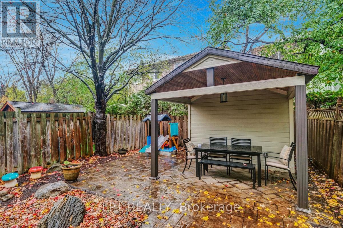 313 Clifton Road, Ottawa, Ontario  K1Z 5V1 - Photo 49 - X12517802