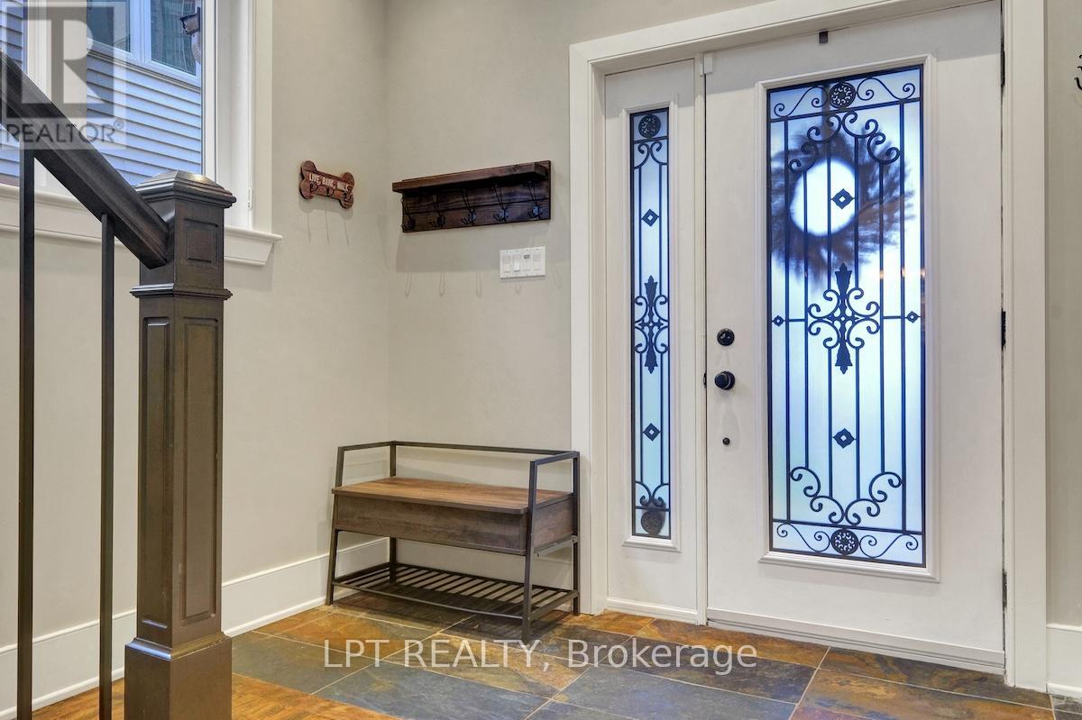 313 Clifton Road, Ottawa, Ontario  K1Z 5V1 - Photo 5 - X12517802