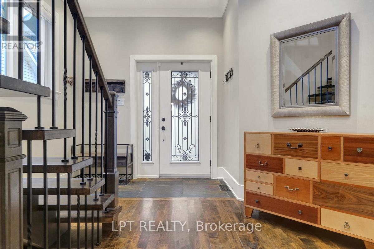 313 Clifton Road, Ottawa, Ontario  K1Z 5V1 - Photo 6 - X12517802