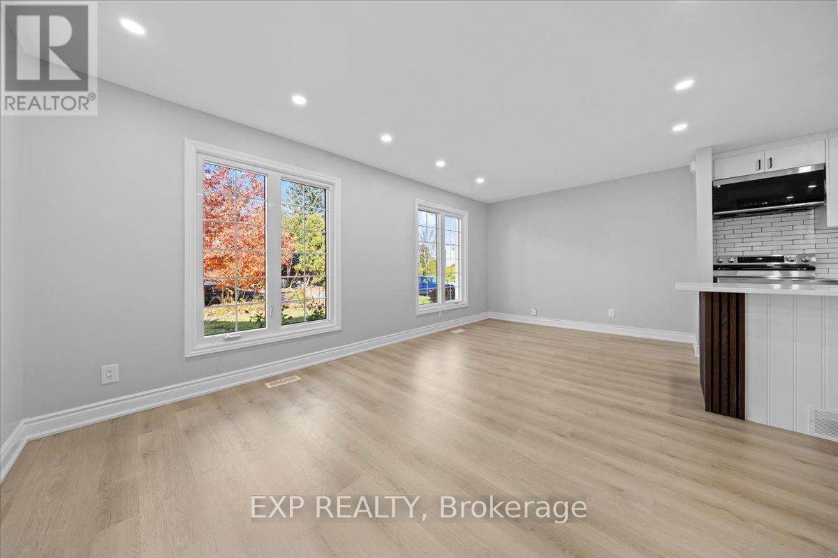 290 Elderberry Terrace, Ottawa, Ontario  K1E 1Z1 - Photo 5 - X12517866