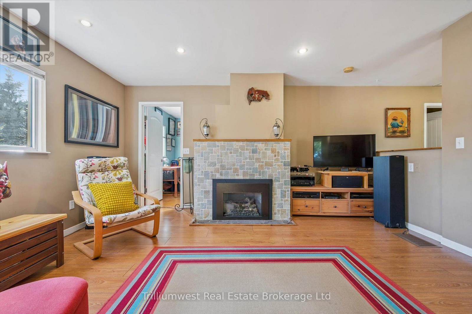 32 Holly Trail, Puslinch, Ontario  N3C 2V4 - Photo 16 - X12517090