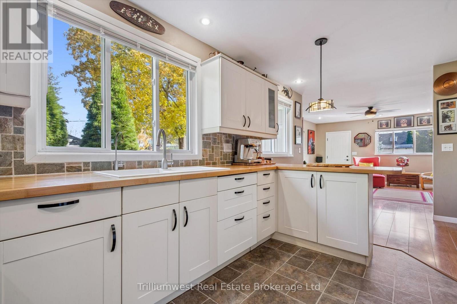 32 Holly Trail, Puslinch, Ontario  N3C 2V4 - Photo 22 - X12517090