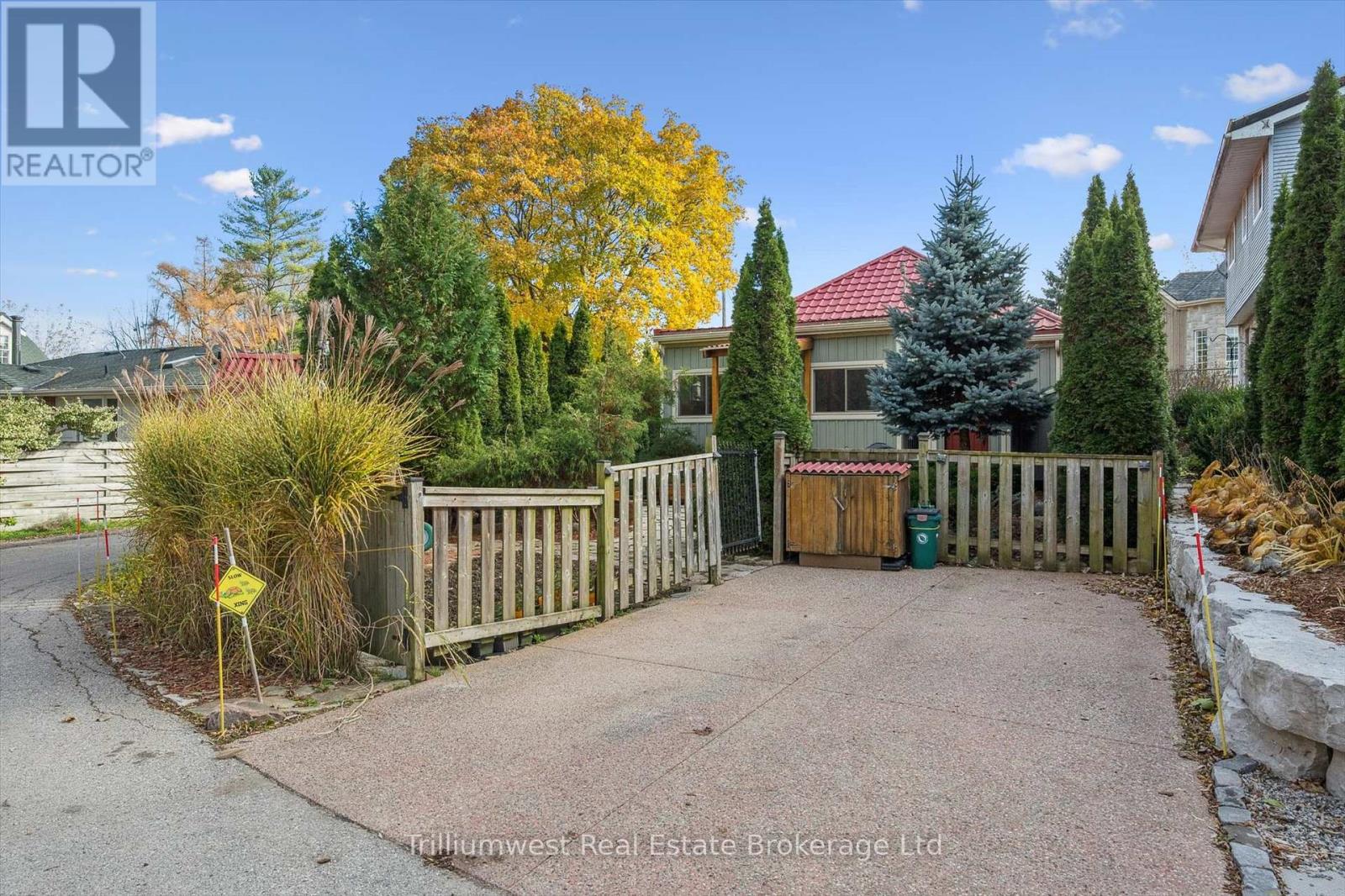 32 Holly Trail, Puslinch, Ontario  N3C 2V4 - Photo 36 - X12517090