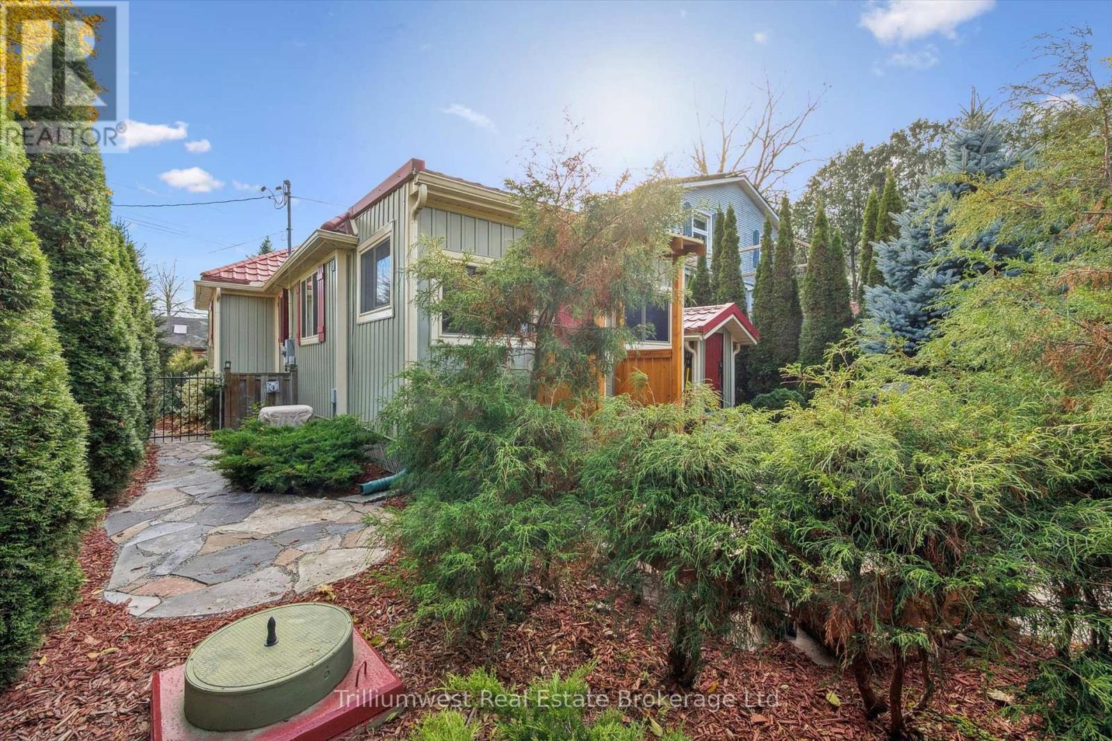 32 Holly Trail, Puslinch, Ontario  N3C 2V4 - Photo 40 - X12517090