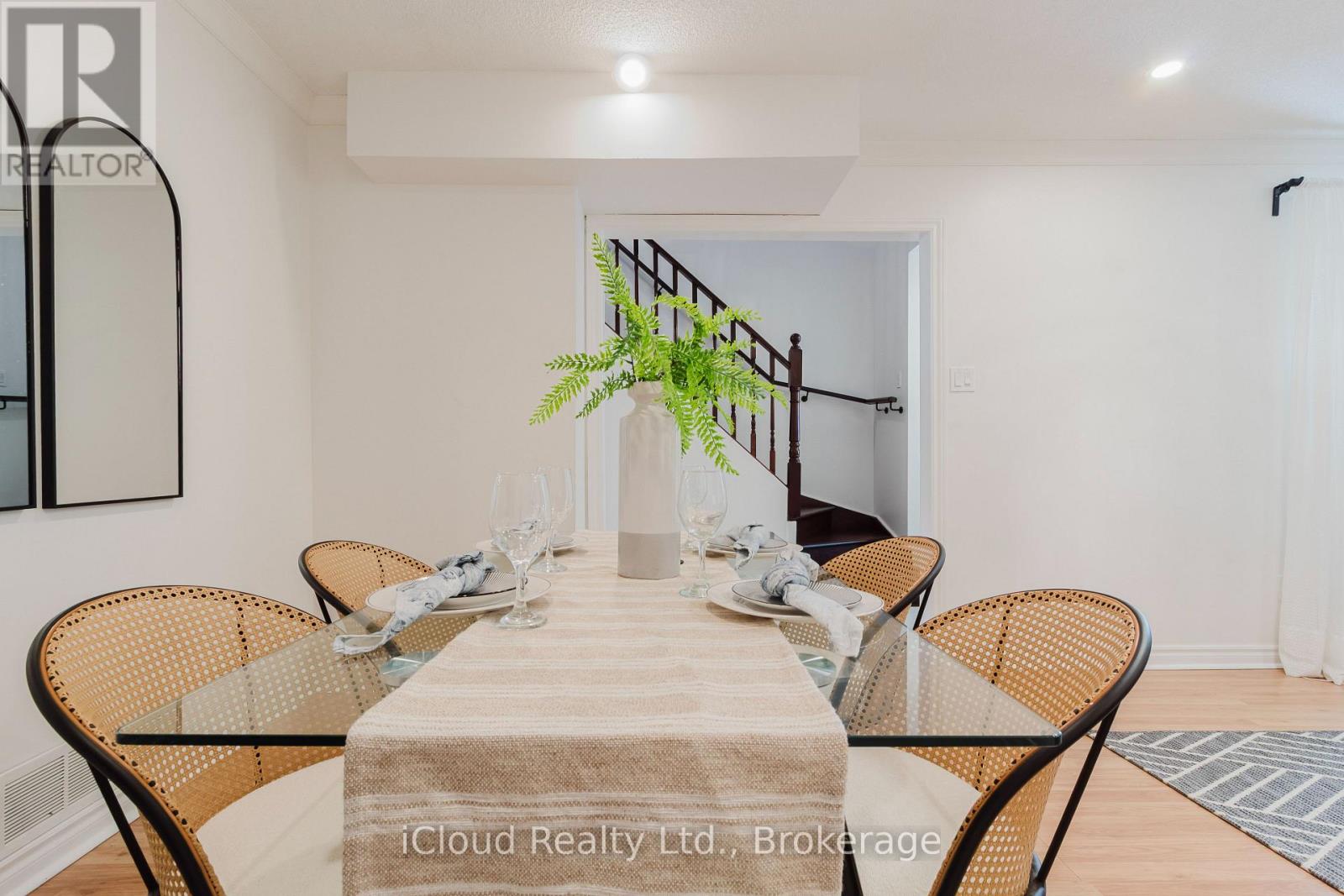 19 Goodwood Drive, Markham, Ontario L3S 2K6 - Photo 12 - N12517546