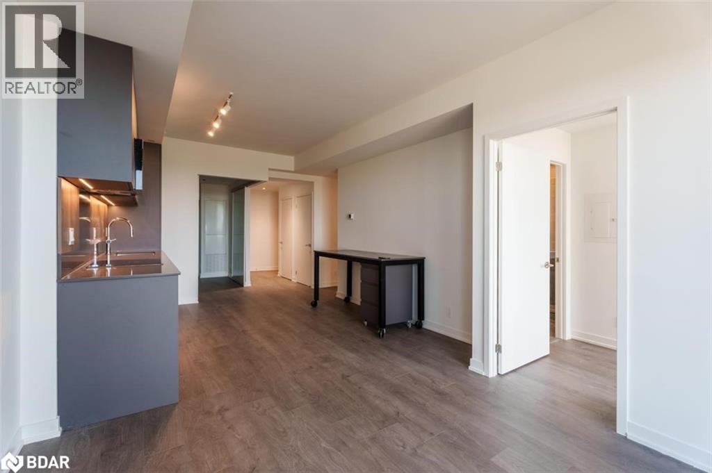 39 Mary Street, Barrie, Ontario  L4N 1S9 - Photo 2 - 40786020