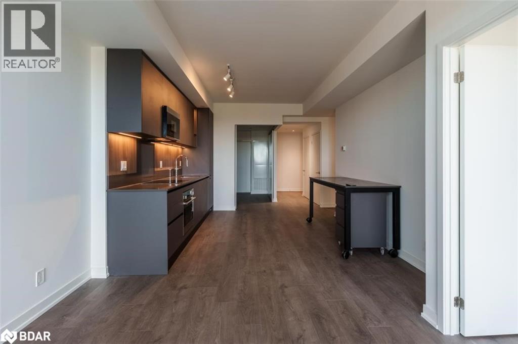 39 Mary Street, Barrie, Ontario  L4N 1S9 - Photo 3 - 40786020