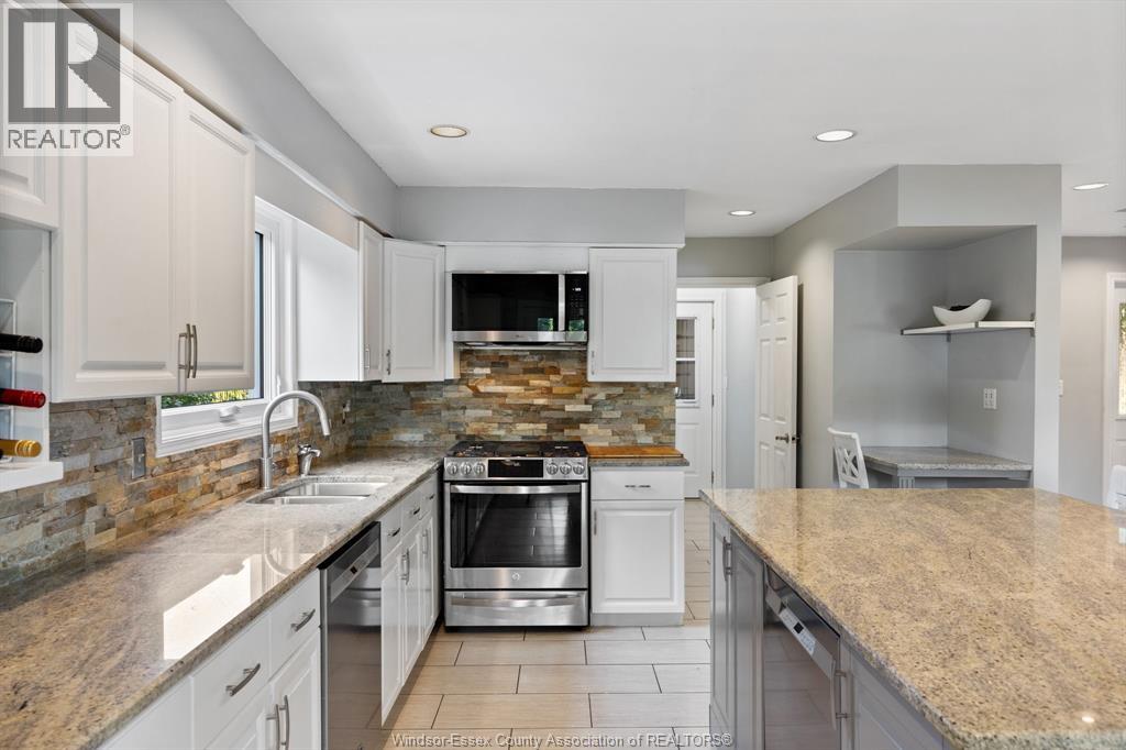 237 East Puce, Lakeshore, Ontario N0R 1A0 - Photo 10 - 25028236