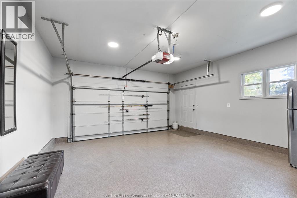 237 East Puce, Lakeshore, Ontario N0R 1A0 - Photo 14 - 25028236