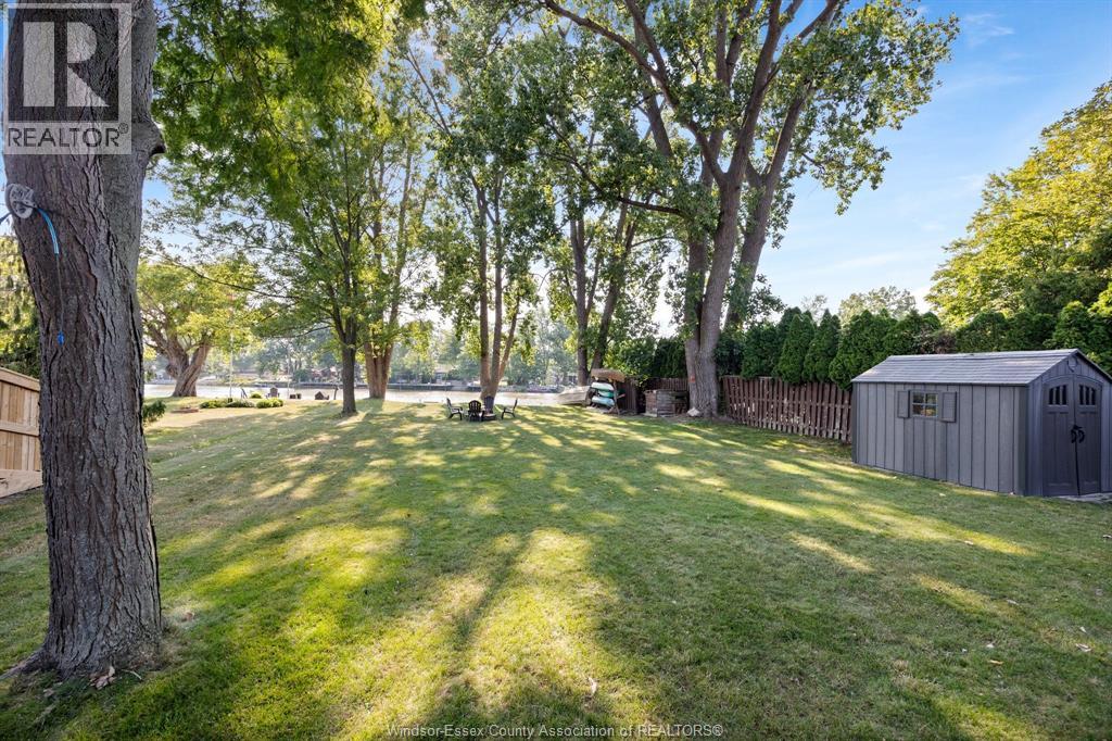 237 East Puce, Lakeshore, Ontario N0R 1A0 - Photo 25 - 25028236