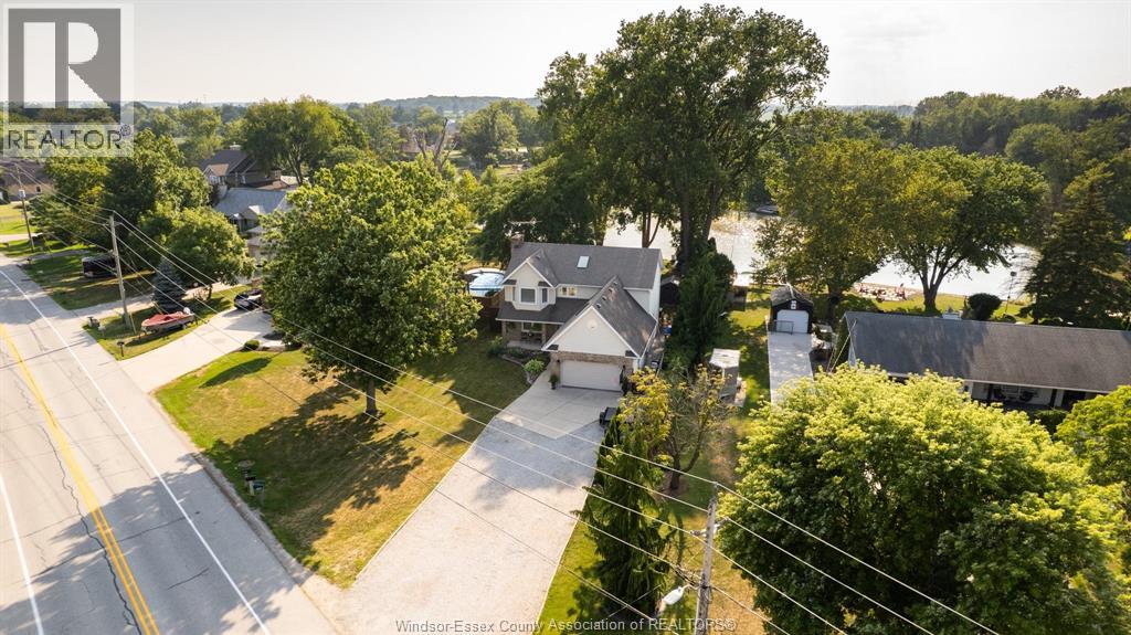 237 East Puce, Lakeshore, Ontario N0R 1A0 - Photo 32 - 25028236