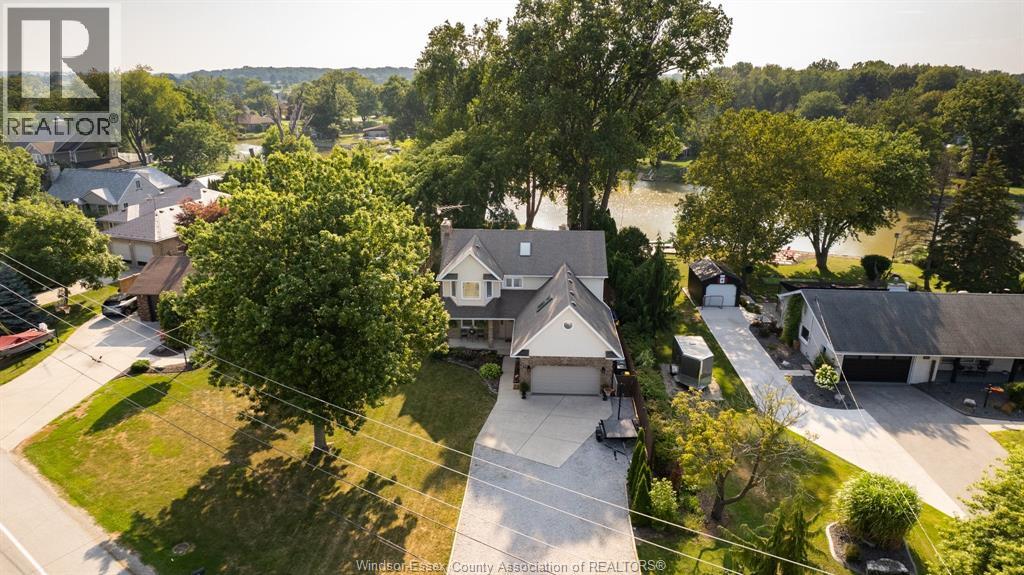 237 East Puce, Lakeshore, Ontario N0R 1A0 - Photo 33 - 25028236