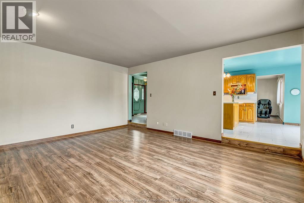 2862 Mangin Crescent, Windsor, Ontario N9E 4K9 - Photo 12 - 25028211