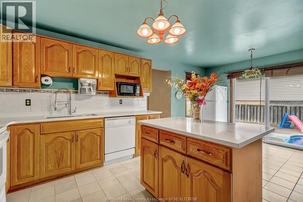 2862 Mangin Crescent, Windsor, Ontario N9E 4K9 - Photo 15 - 25028211