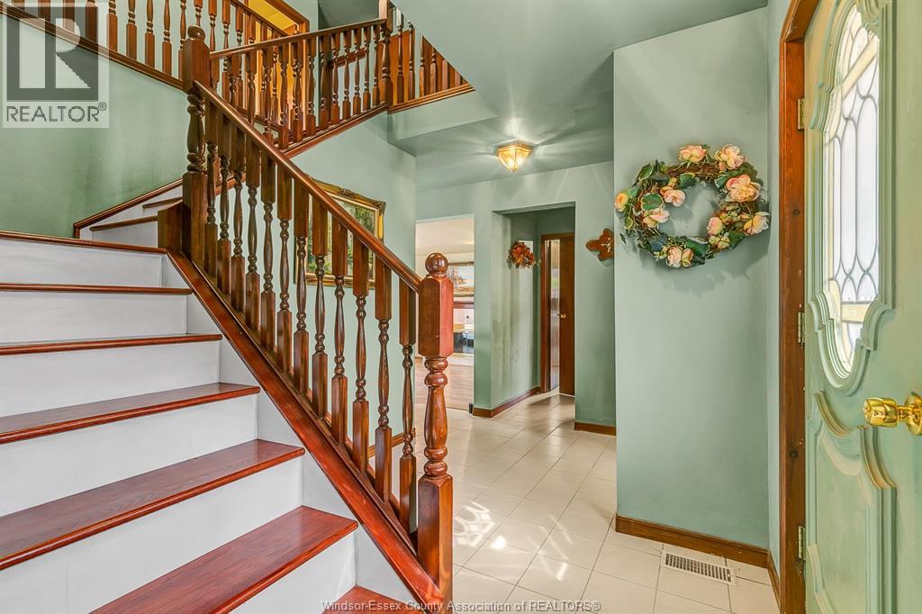 2862 Mangin Crescent, Windsor, Ontario N9E 4K9 - Photo 6 - 25028211