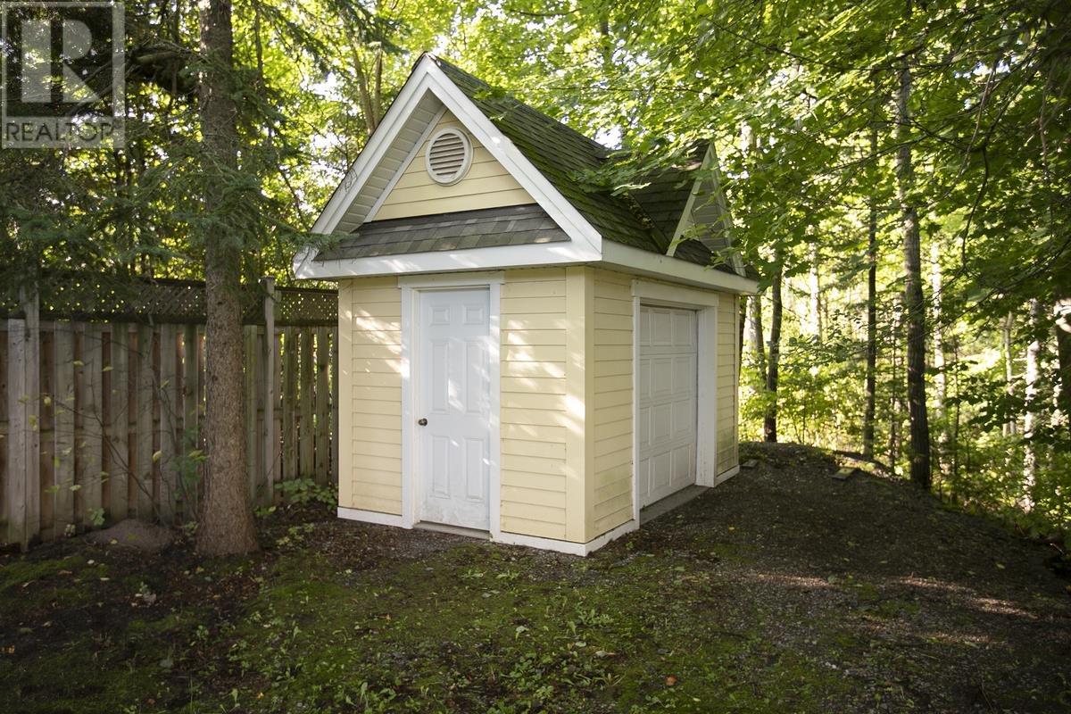 231 Macdonald Ave, Sault Ste. Marie, Ontario  P6B 6L6 - Photo 8 - SM252543