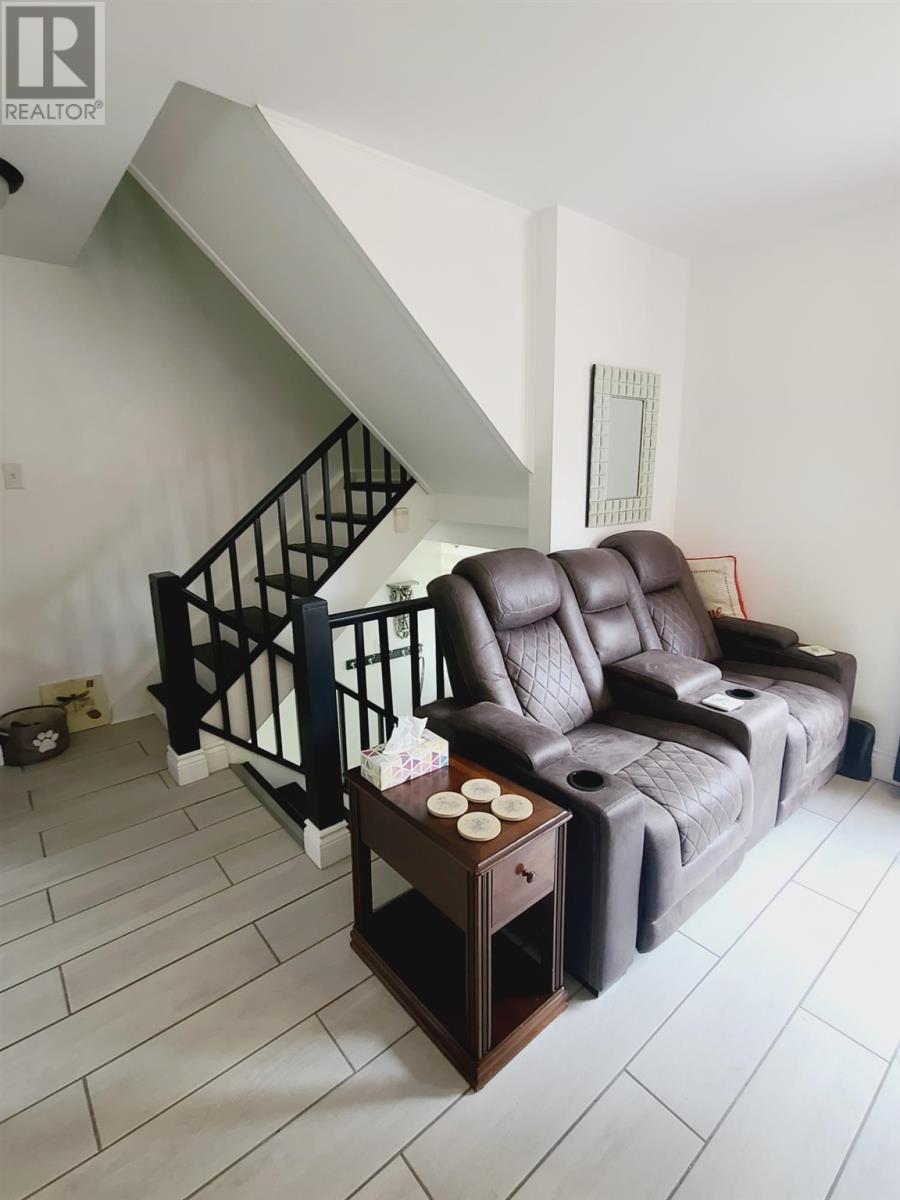 106 Hutchison Ave, Elliot Lake, Ontario P5A 1W8 - Photo 11 - SM253188