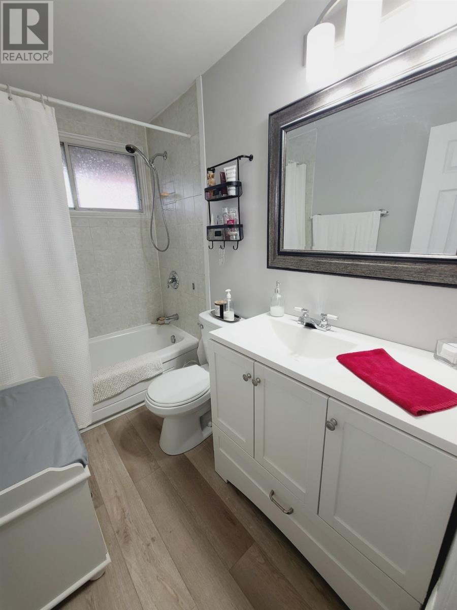 106 Hutchison Ave, Elliot Lake, Ontario P5A 1W8 - Photo 12 - SM253188