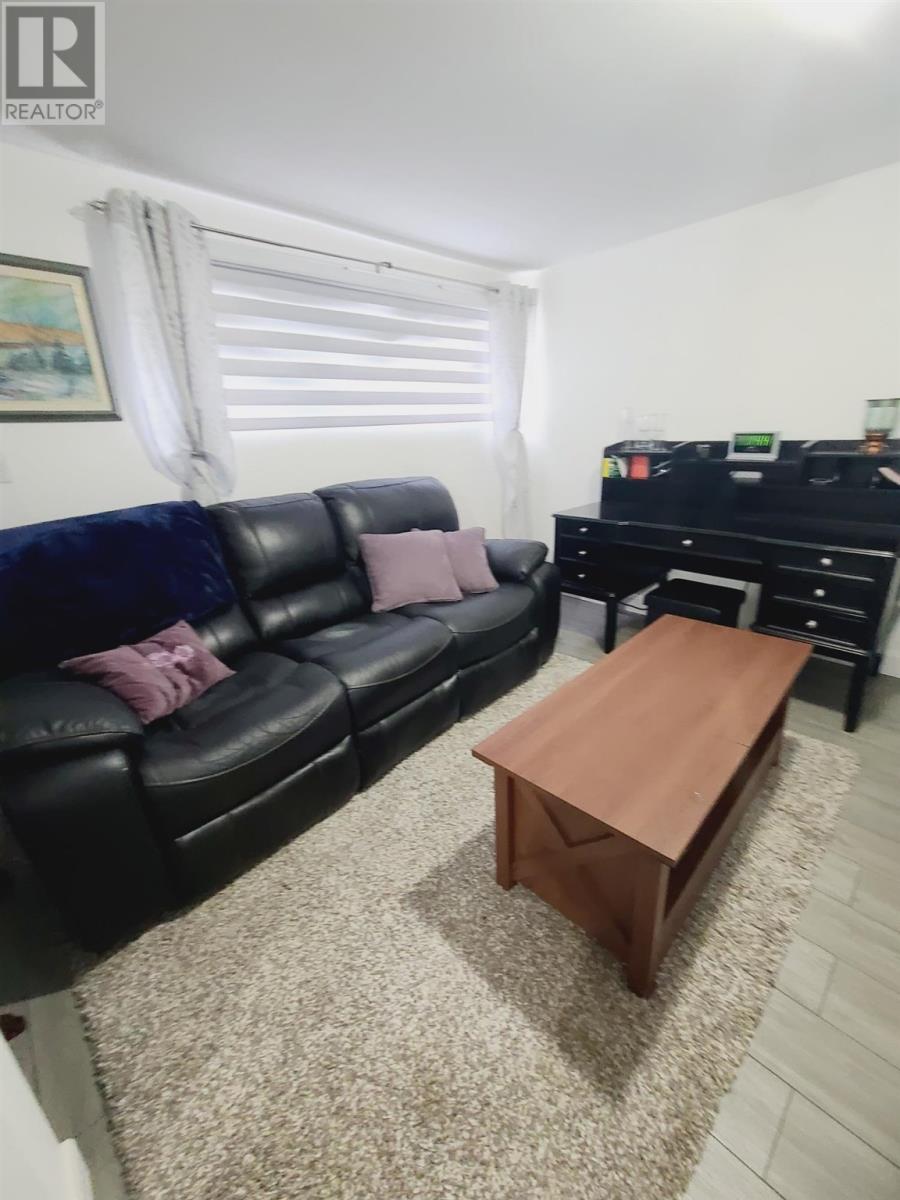 106 Hutchison Ave, Elliot Lake, Ontario P5A 1W8 - Photo 23 - SM253188