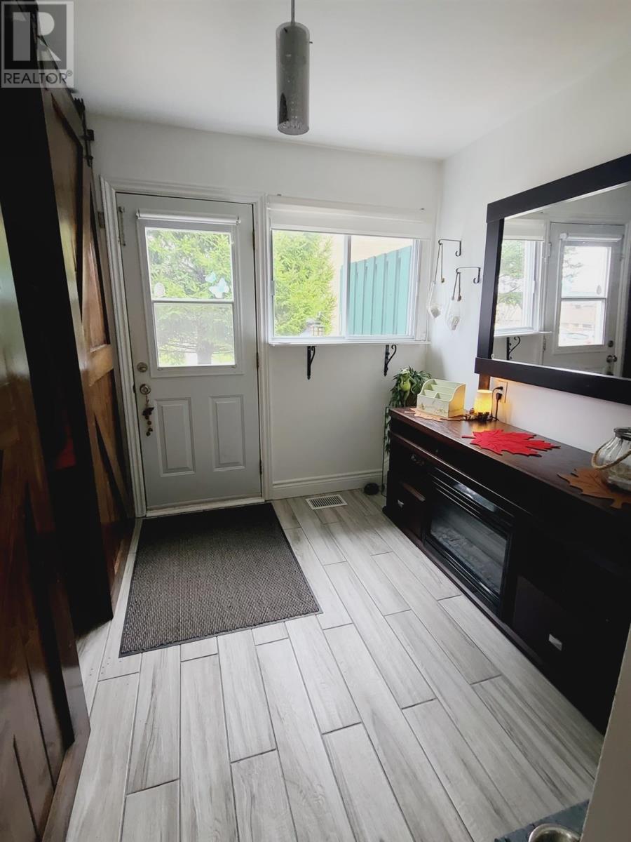 106 Hutchison Ave, Elliot Lake, Ontario P5A 1W8 - Photo 4 - SM253188