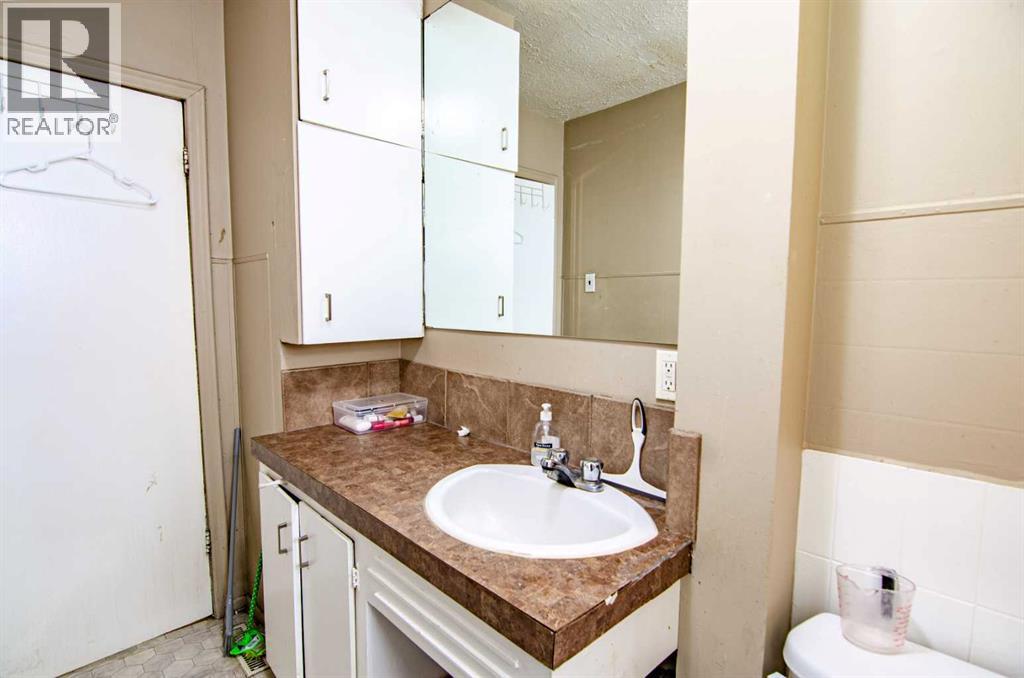 5626 42 Street, Red Deer, Alberta  T4N 1C1 - Photo 29 - A2261083