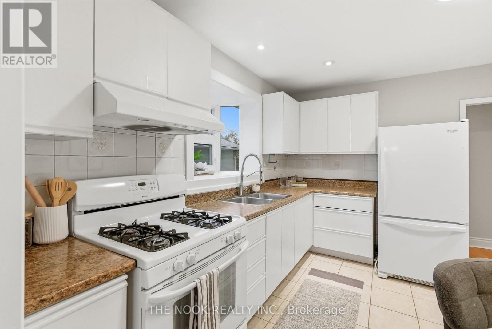 953 Essa Crescent, Pickering, Ontario L1W 2J2 - Photo 14 - E12517908