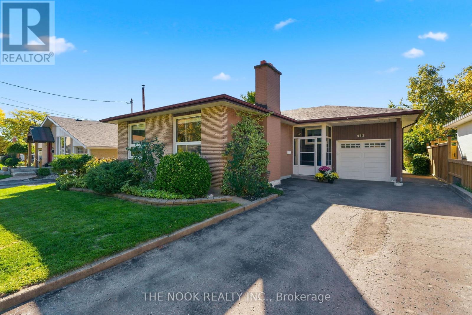 953 Essa Crescent, Pickering, Ontario L1W 2J2 - Photo 3 - E12517908