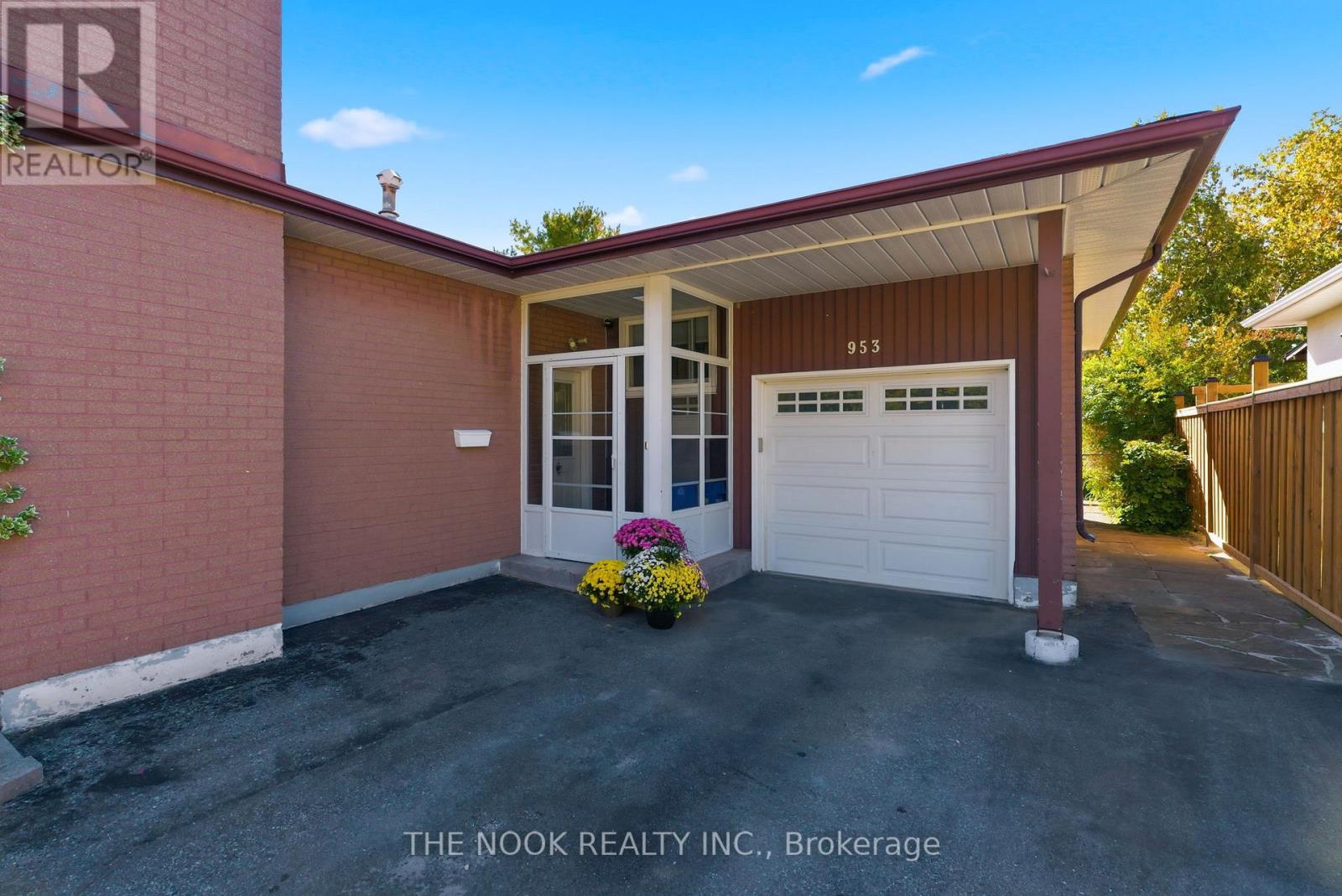 953 Essa Crescent, Pickering, Ontario L1W 2J2 - Photo 4 - E12517908